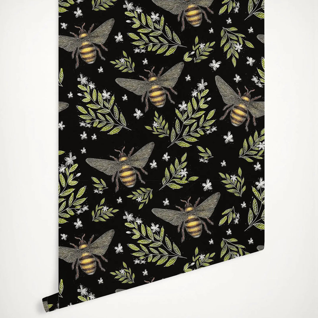 Cute Bee Wallpaper